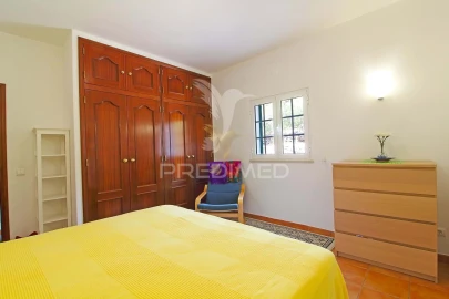 Moradia T3 para Venda em Santa Barbara de Nexe