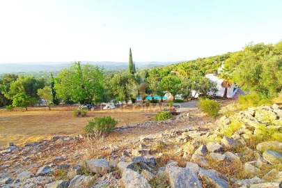 Moradia T3 para Venda em Santa Barbara de Nexe