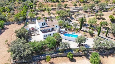 Moradia T3 para Venda em Santa Barbara de Nexe