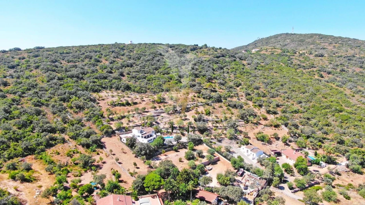 Moradia T3 para Venda em Santa Barbara de Nexe Foto 13
