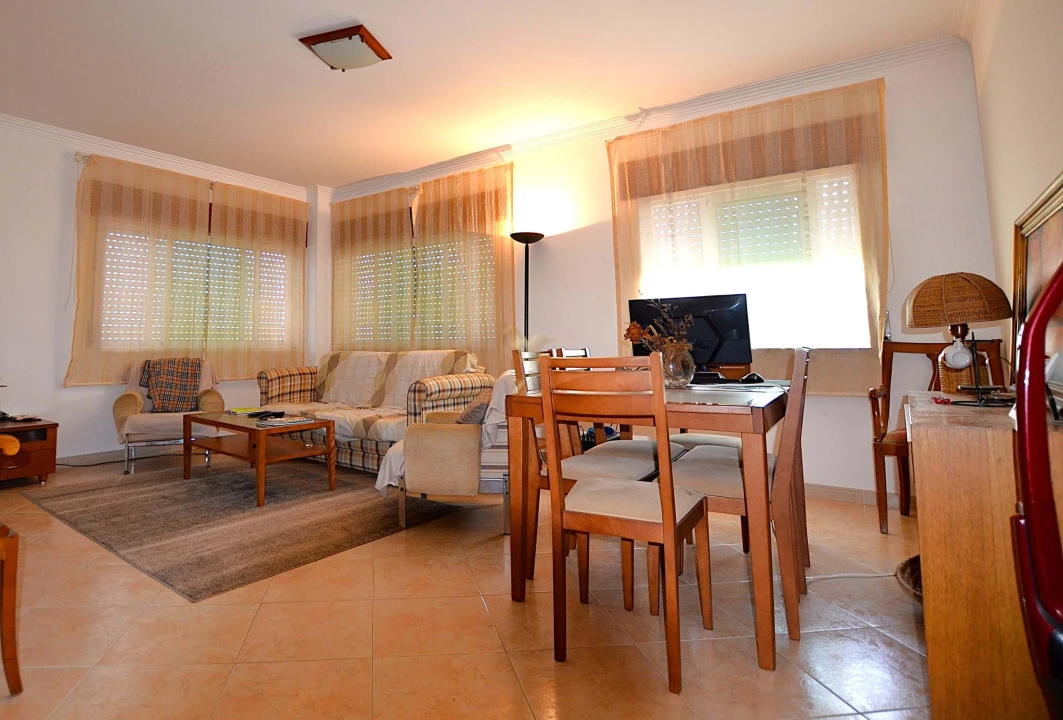 Apartamento T2 para Venda em Albufeira e Olhos de Água Foto 1