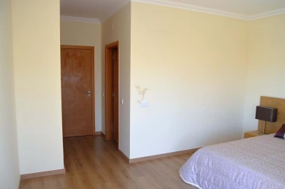 Moradia T4 para Venda em Silves
