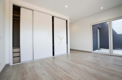 Moradia T4 para Venda em Silves