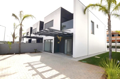 Moradia T4 para Venda em Silves