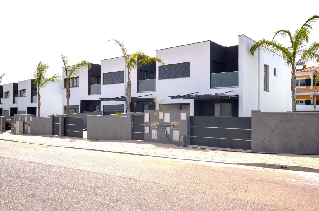 Moradia T4 para Venda em Silves Foto 2