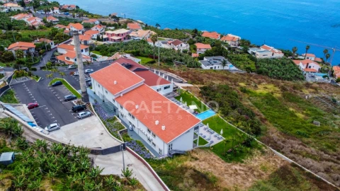 Negócio para Venda em Arco da Calheta