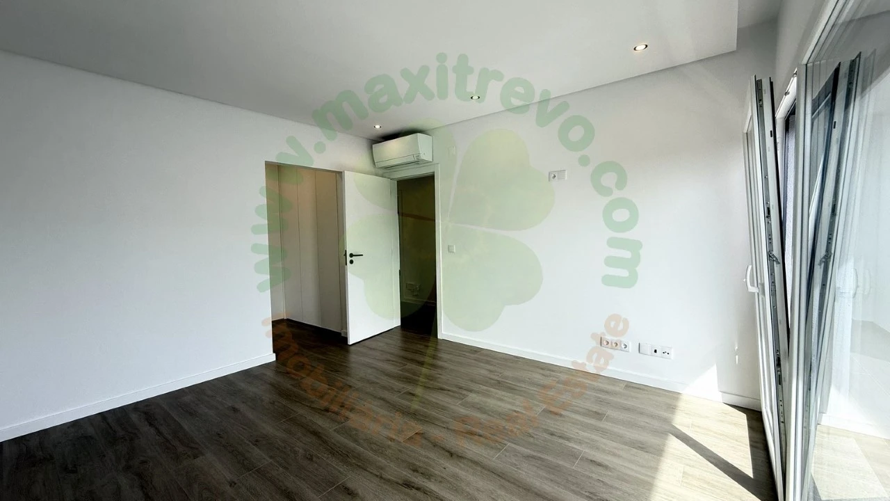 Moradia T4 para Venda em Fernao Ferro Foto 23