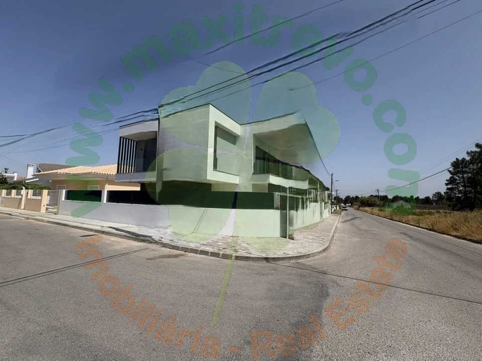 Moradia T4 para Venda em Fernao Ferro Foto 43