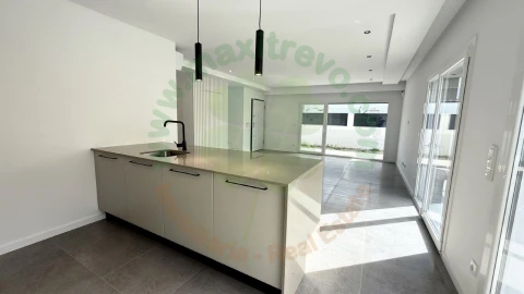 Moradia T4 para Venda em Fernao Ferro