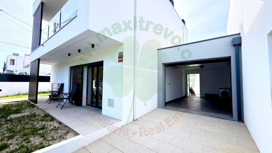 Moradia T4 para Venda em Fernao Ferro Foto 14