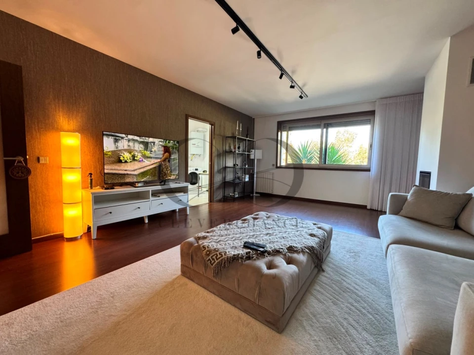 Apartamento T3 para Venda em Vilar de Andorinho Foto 3