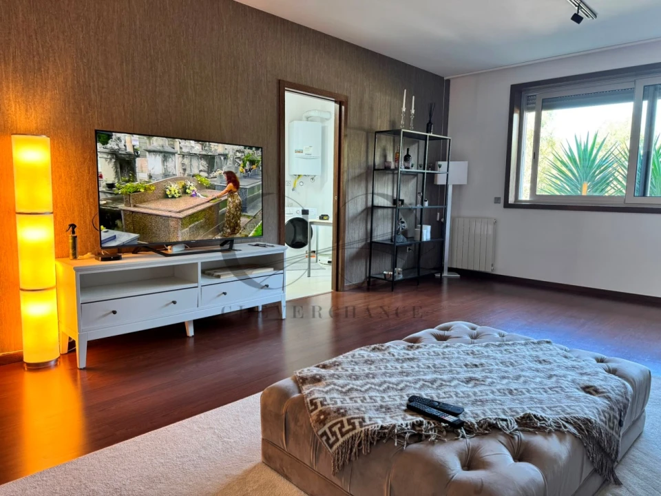 Apartamento T3 para Venda em Vilar de Andorinho Foto 1