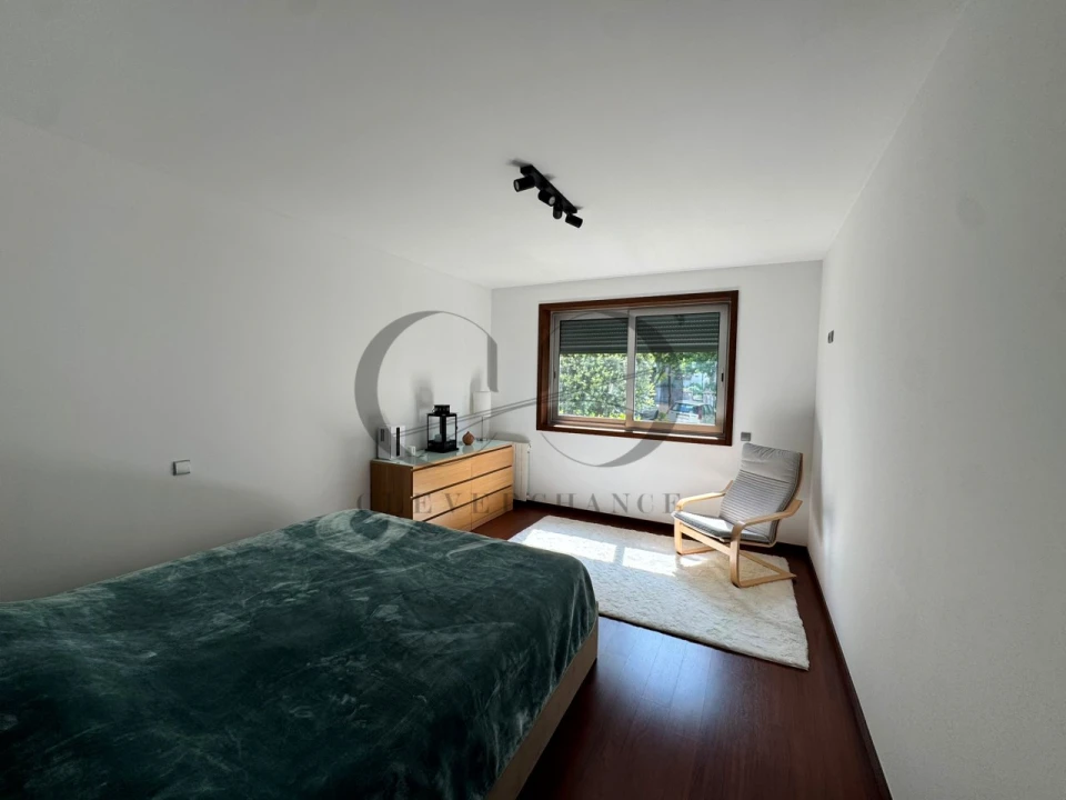 Apartamento T3 para Venda em Vilar de Andorinho Foto 30