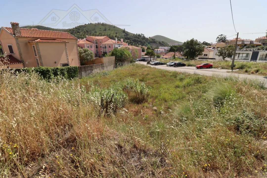 Terreno para Venda em Venda do Pinheiro e Santo Estêvão das Galés Foto 1