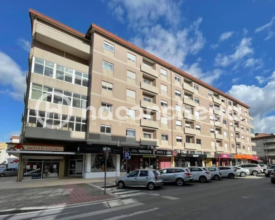 Apartamento T3 para Arrendamento em Barcelos, V.Boa, V.Frescainha Foto 1