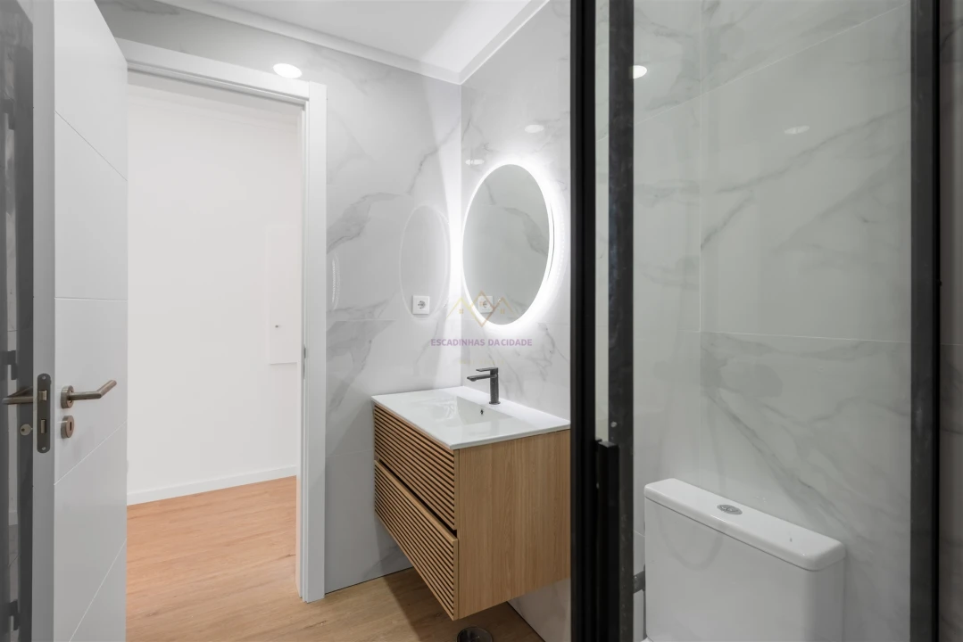 Apartamento T2 para Venda em São Domingos de Benfica Foto 12