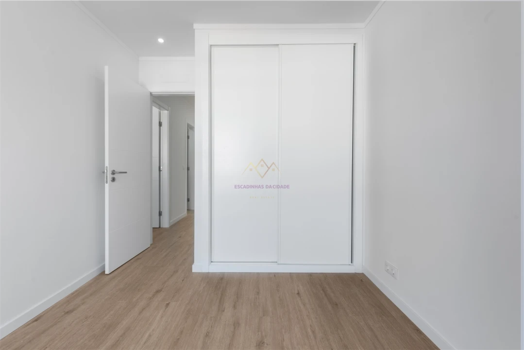 Apartamento T2 para Venda em São Domingos de Benfica Foto 18