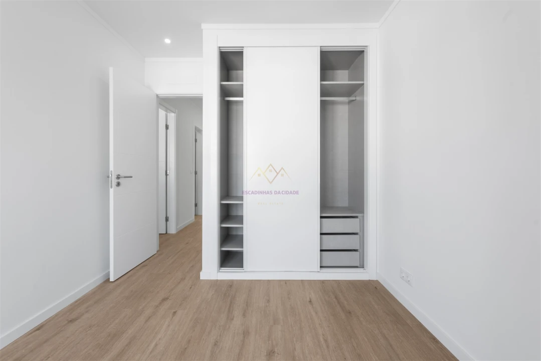 Apartamento T2 para Venda em São Domingos de Benfica Foto 17