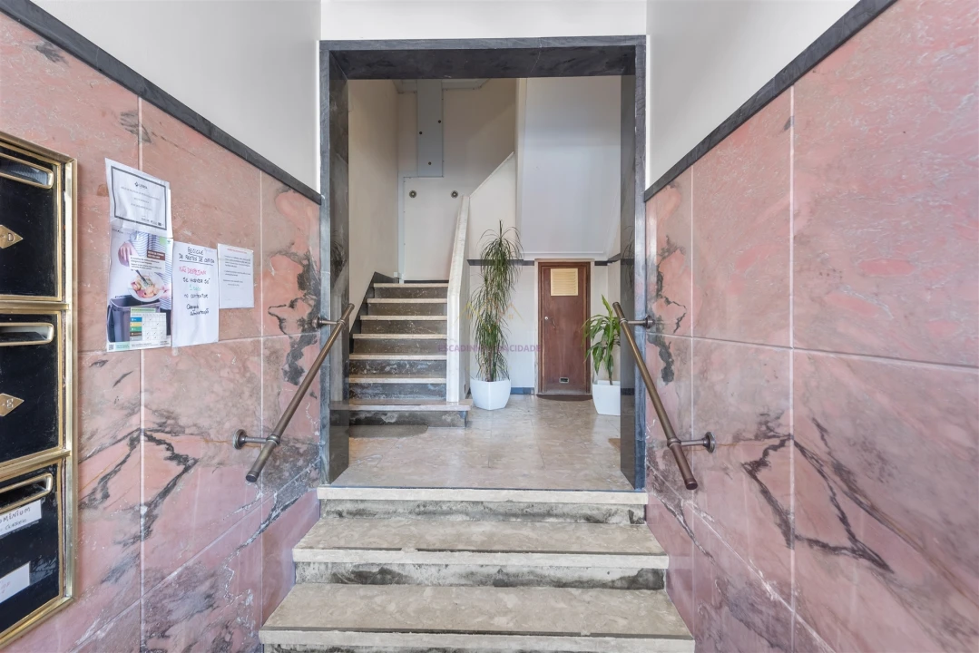 Apartamento T2 para Venda em São Domingos de Benfica Foto 23