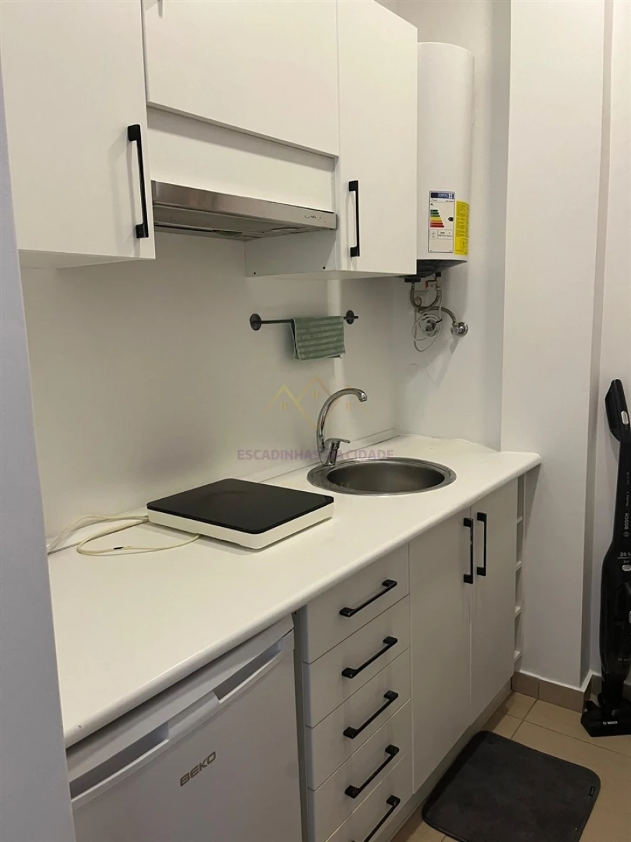 Apartamento T1 para Arrendamento em Misericórdia Foto 7