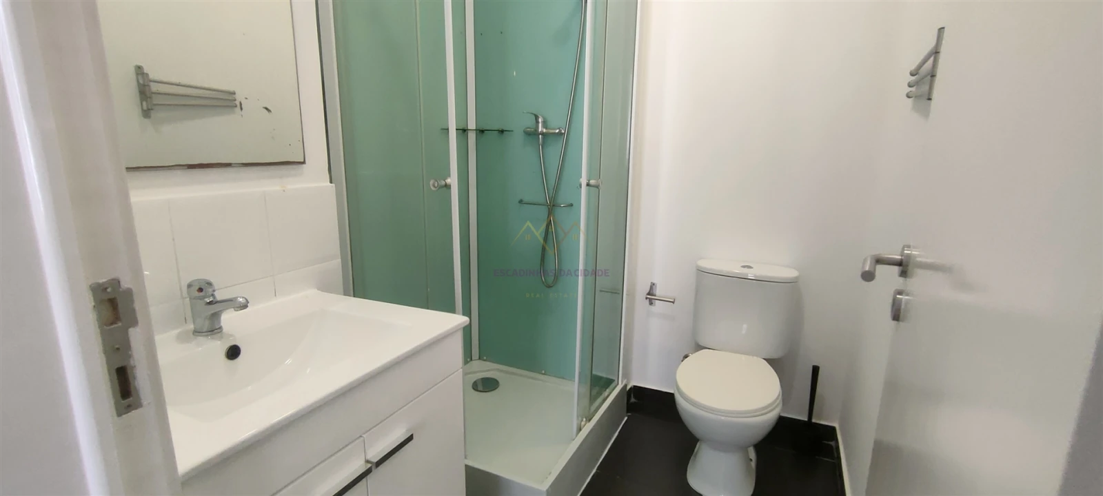 Apartamento T1 para Arrendamento em Misericórdia Foto 20