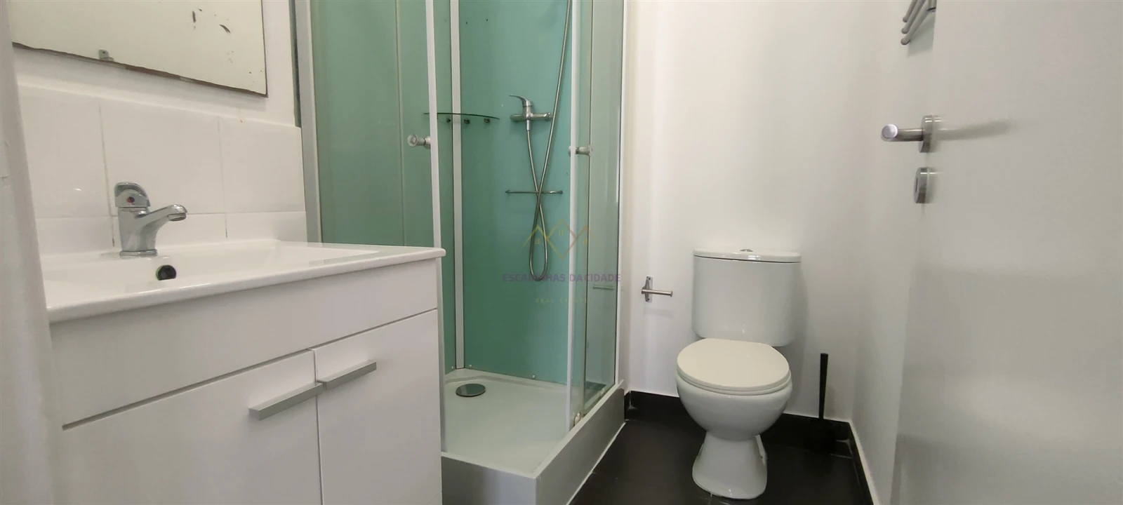 Apartamento T1 para Arrendamento em Misericórdia Foto 21