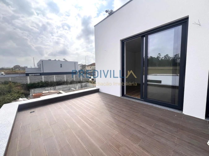 Moradia T4 para Venda em Vilar e Mosteiró Foto 12