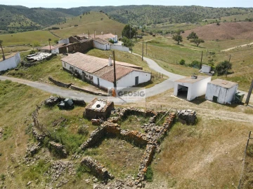 Moradia T2 para Venda em Santa Cruz