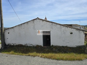 Moradia T2 para Venda em Santa Cruz