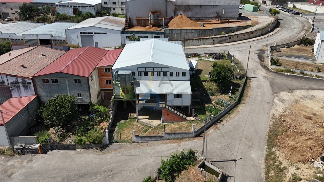 Armazém para Arrendamento em Alfandega da Fe Foto 22