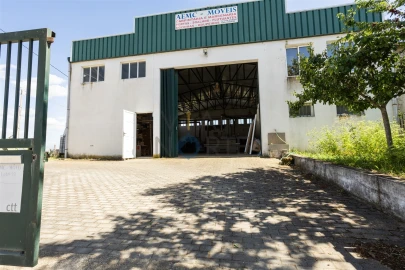 Armazém para Arrendamento em Alfandega da Fe
