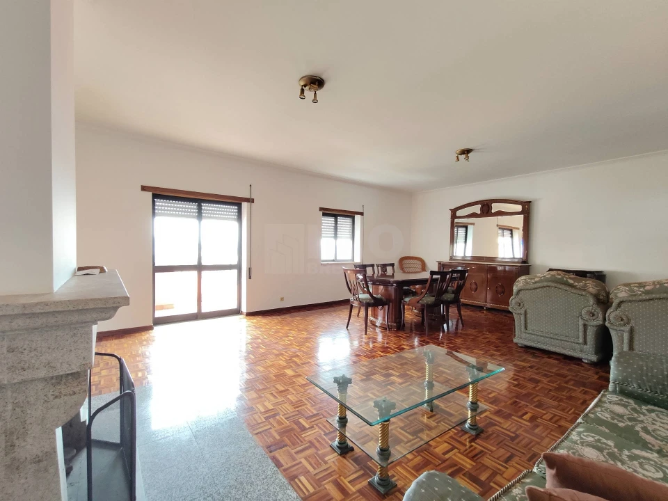 Apartamento T2 para Venda em Covilhã e Canhoso Foto 6