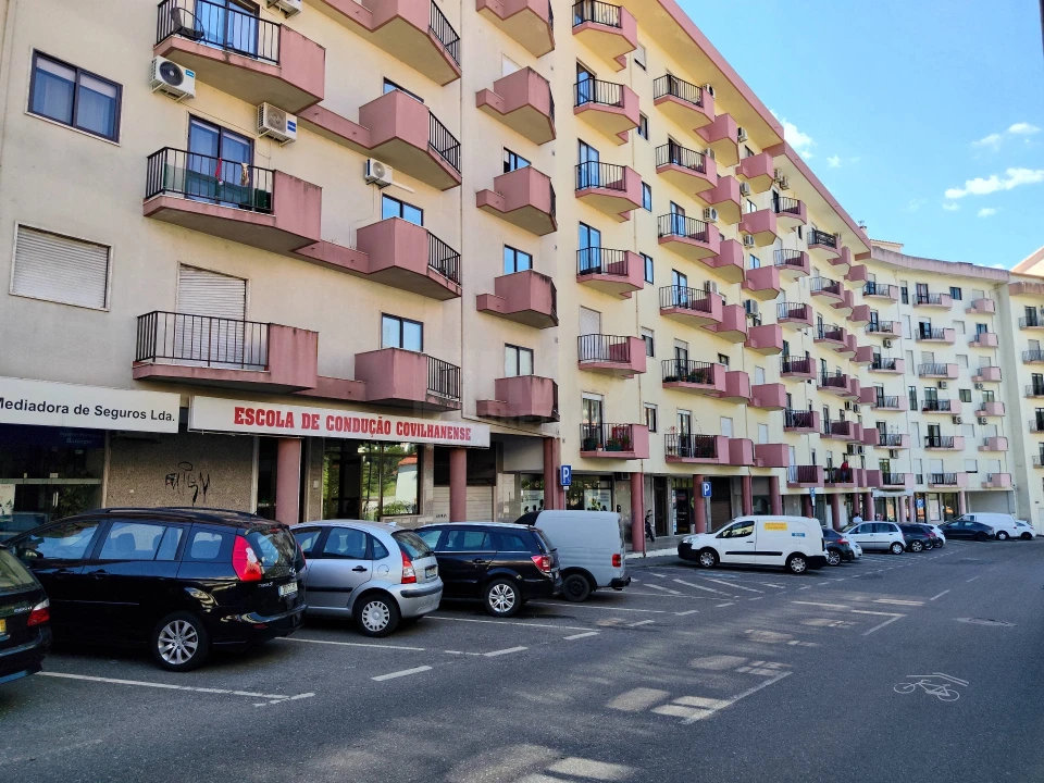 Apartamento T2 para Venda em Covilhã e Canhoso Foto 25