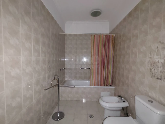 Apartamento T2 para Venda em Covilhã e Canhoso Foto 19