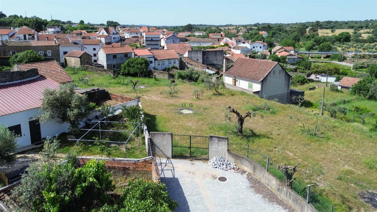Moradia T5 para Venda em Aldeia do Bispo, Águas e Aldeia de João Pires Foto 12