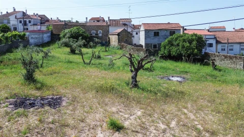 Moradia T5 para Venda em Aldeia do Bispo, Águas e Aldeia de João Pires