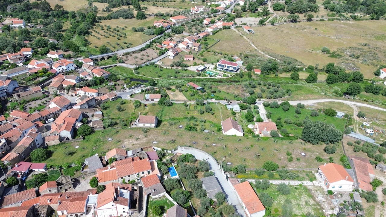 Moradia T5 para Venda em Aldeia do Bispo, Águas e Aldeia de João Pires Foto 8