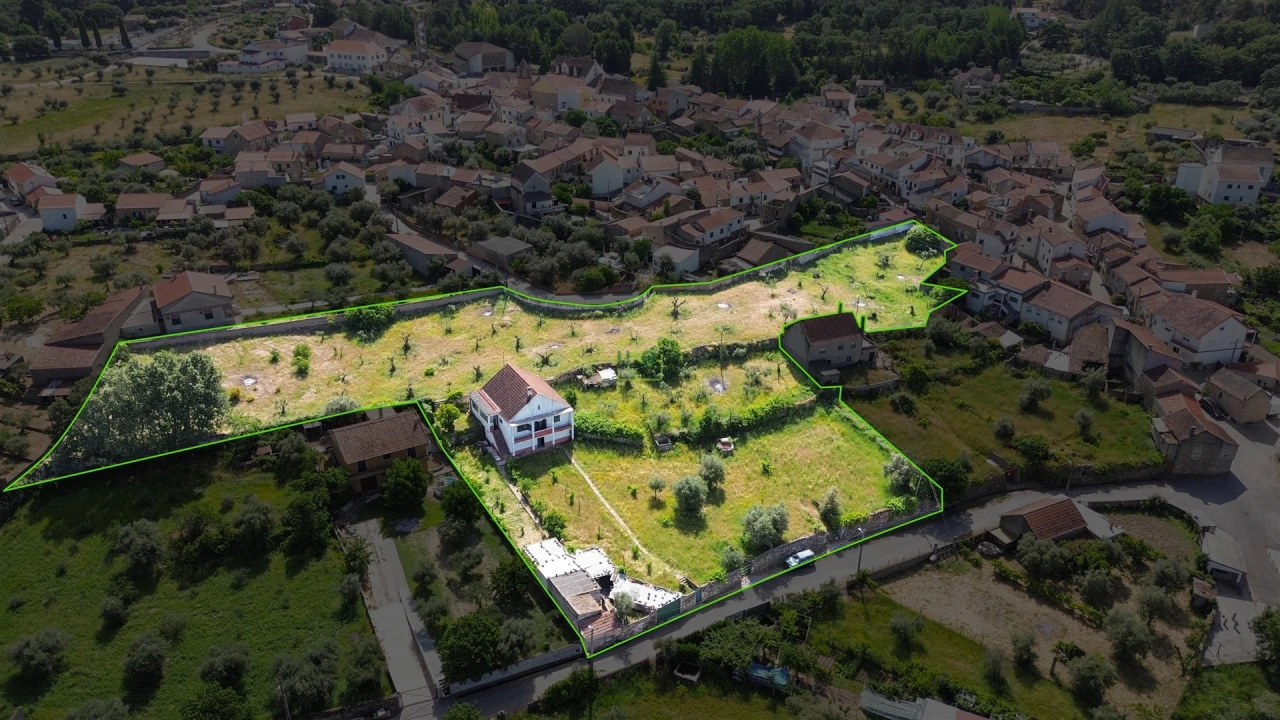 Moradia T5 para Venda em Aldeia do Bispo, Águas e Aldeia de João Pires Foto 5