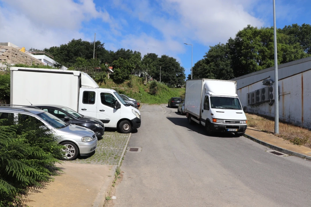 Terreno Comércio / Armazém para Venda em Brito Foto 2