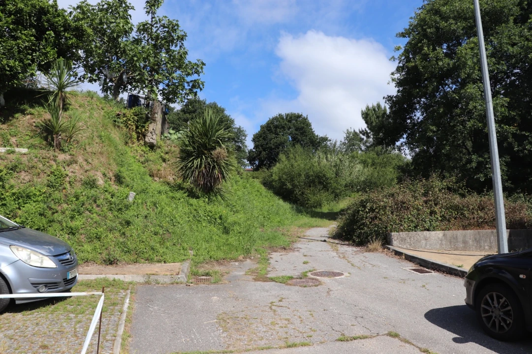 Terreno Comércio / Armazém para Venda em Brito Foto 1
