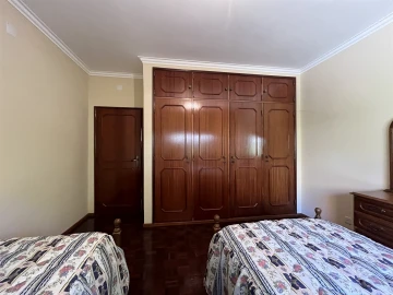 Moradia T4 para Venda em Esmolfe