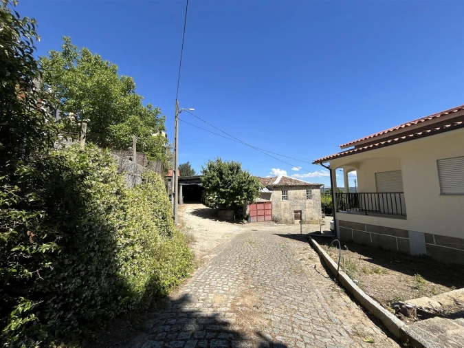 Moradia T4 para Venda em Esmolfe Foto 5