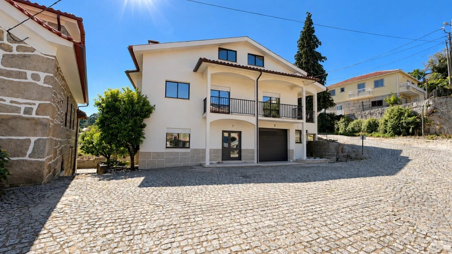 Moradia T4 para Venda em Esmolfe