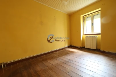 Moradia T5 para Venda em Nespereira