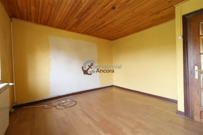 Moradia T5 para Venda em Nespereira