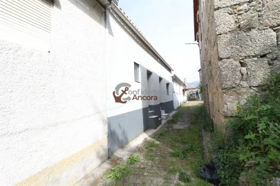 Moradia T5 para Venda em Nespereira