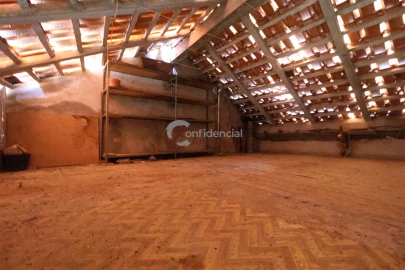 Moradia T5 para Venda em Nespereira