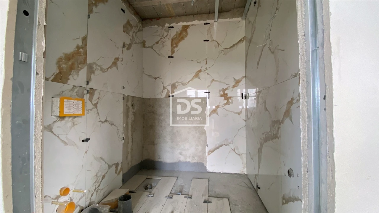Moradia T3 para Venda em Meinedo Foto 24