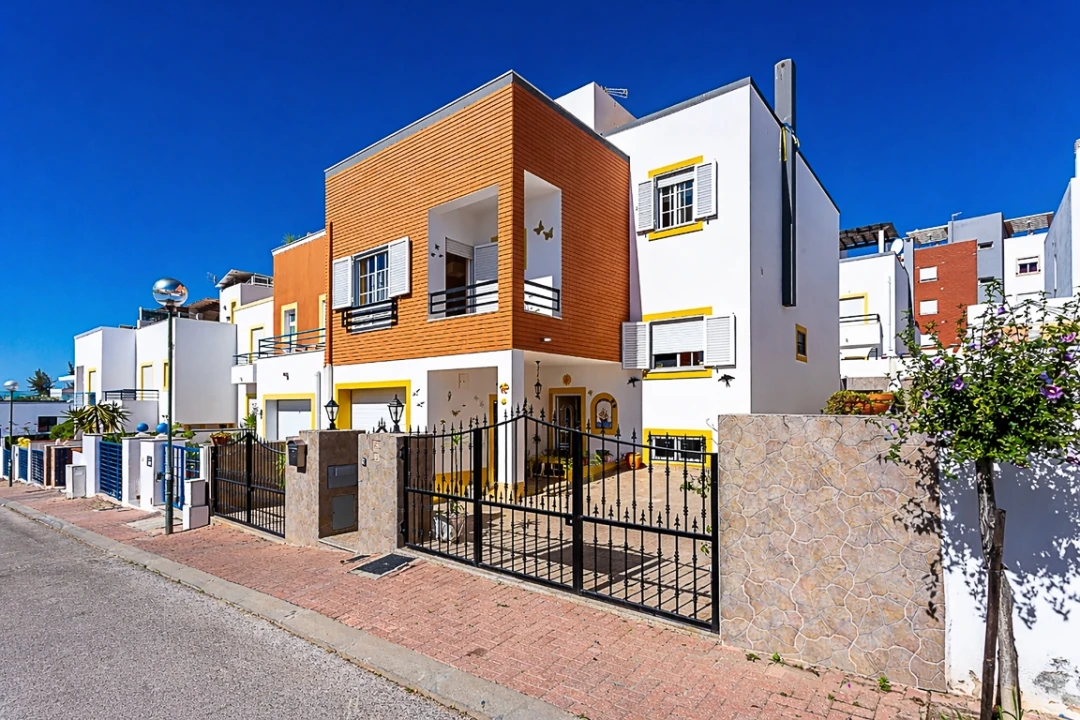 Moradia T4 para Venda em Tavira (Santa Maria e Santiago) Foto 1