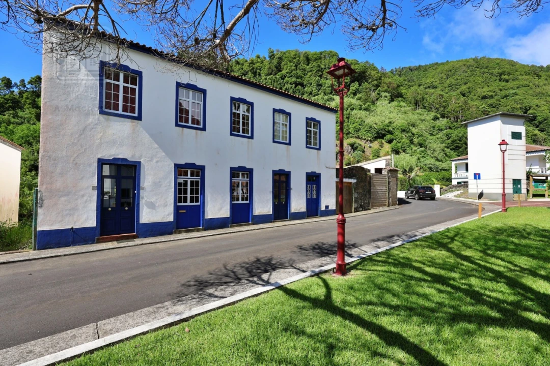 Moradia T7 para Venda em Faial da Terra Foto 1
